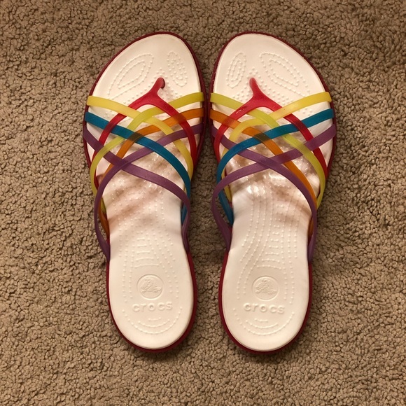 crocs huarache flip flops ladies